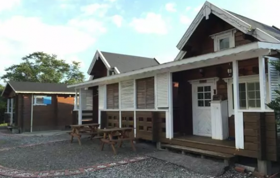 新型組合式塑木屋應用更加節(jié)能環(huán)保