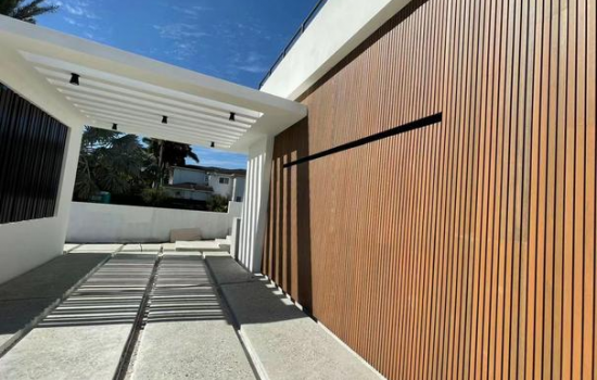 多功能塑木外墻結(jié)構(gòu)