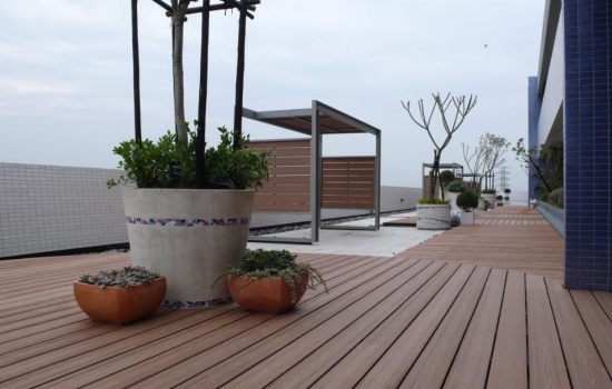 城市景觀設(shè)計中塑木材料的替代作用