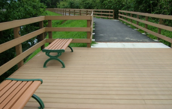 不同種類塑木復合材料的性能與用途