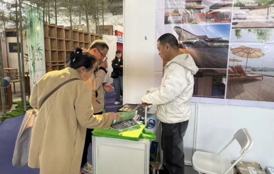 《中國(guó)塑木》參加北京國(guó)際家居產(chǎn)業(yè)博覽會(huì)